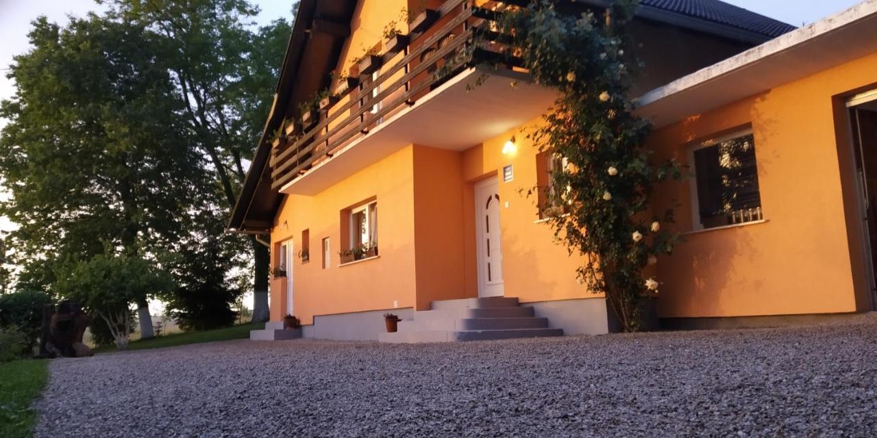 Appartamento House Jelena&Marija Rakovica Esterno foto