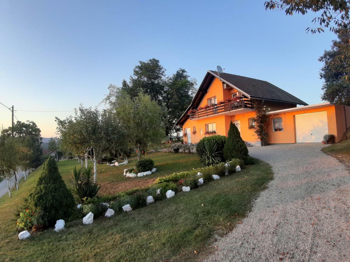 Appartamento House Jelena&Marija Rakovica Esterno foto