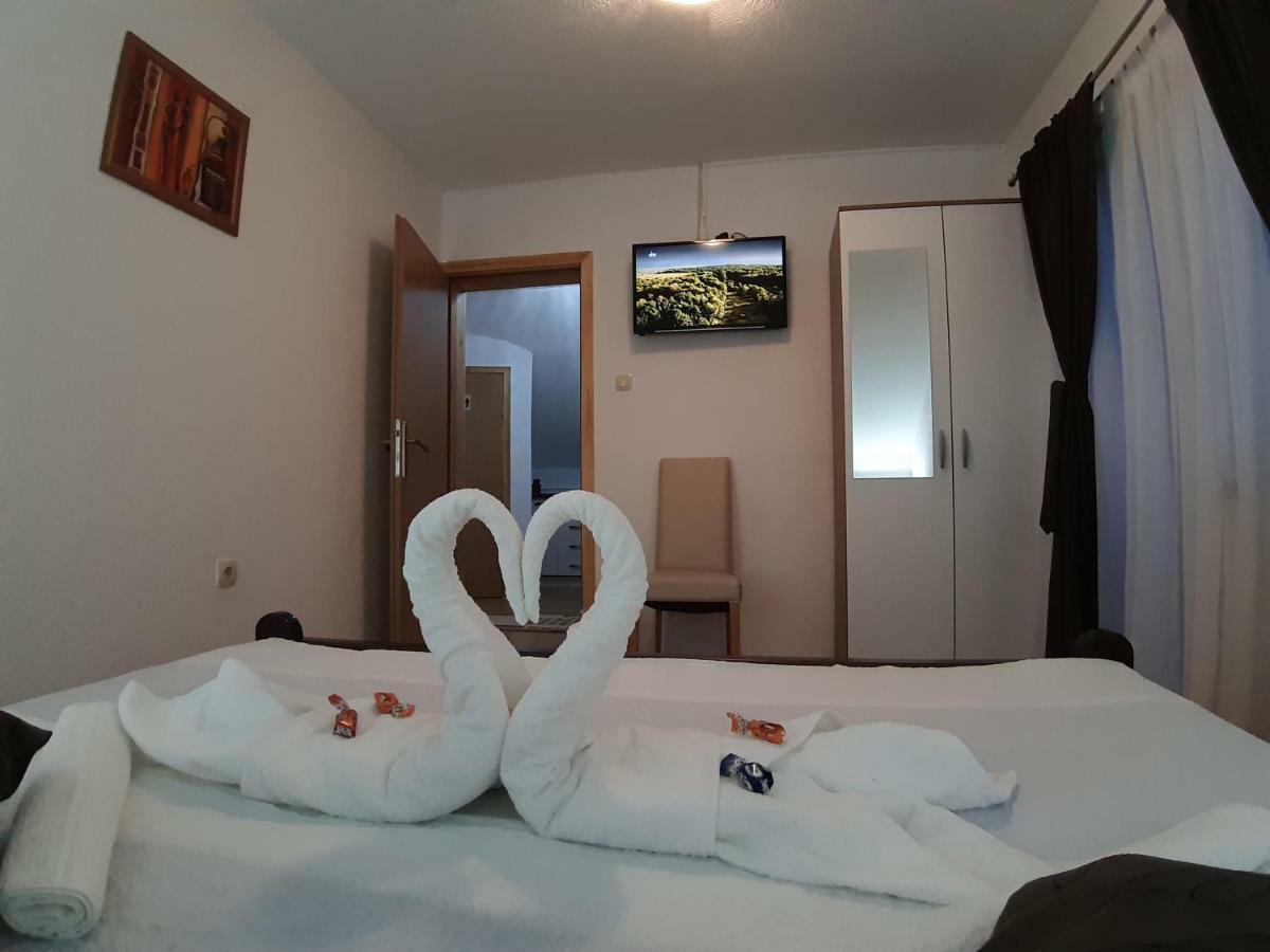 Appartamento House Jelena&Marija Rakovica Esterno foto